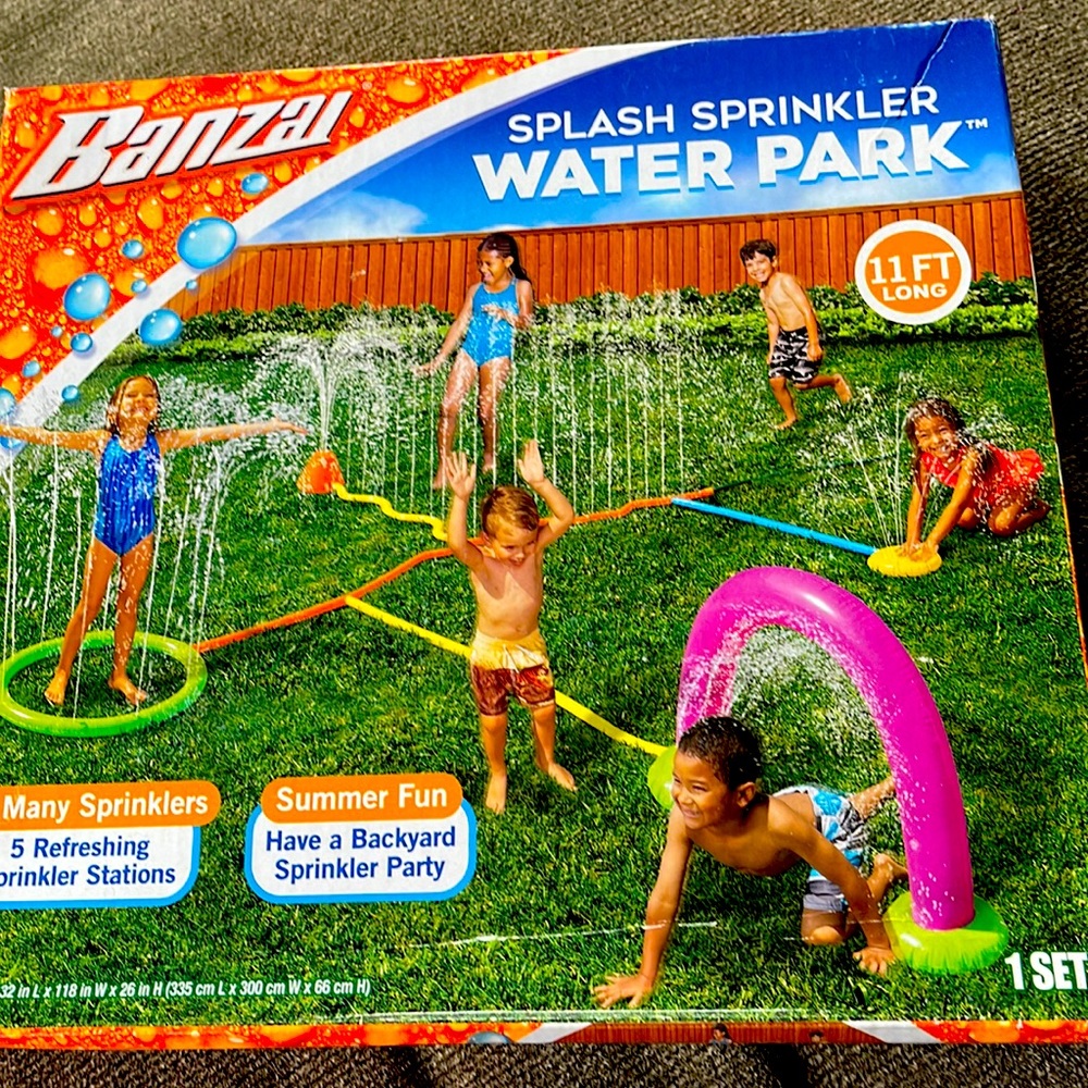 Banzai splash, water park sprinkler set